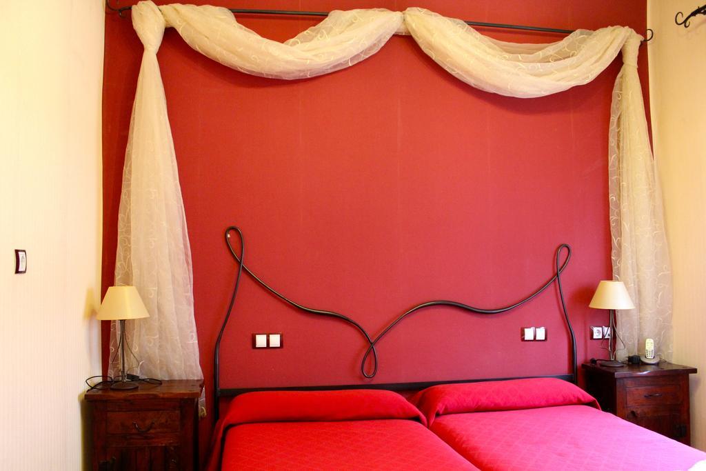 Hostal De La Torre Hostal Economico Valladolid Rom bilde