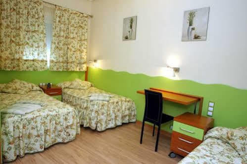 Hostal De La Torre Hostal Economico Valladolid Eksteriør bilde